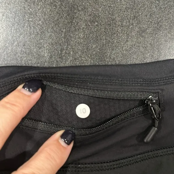 (6278) LULULEMON Run: Speed Short (4&quot;) in Sz 10 *BLACK