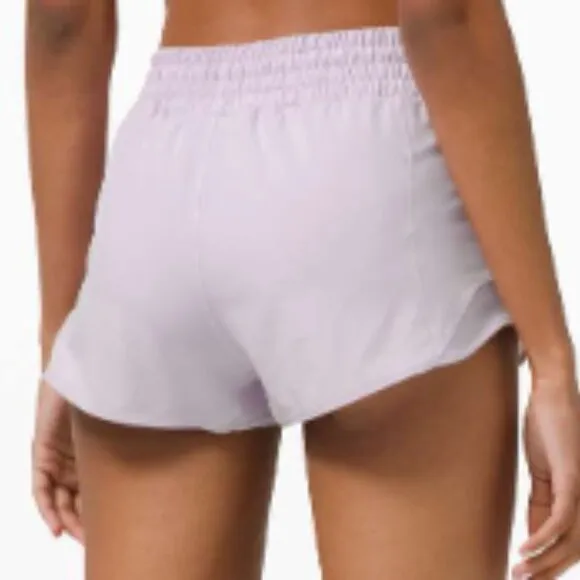 (6360) Lululemon Hotty Hot Short *High-Rise 2.5&quot; Lavender Dew In SZ 8