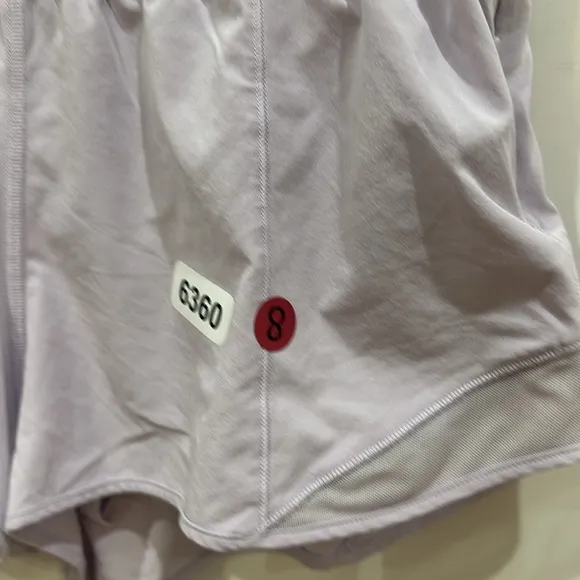 (6360) Lululemon Hotty Hot Short *High-Rise 2.5&quot; Lavender Dew In SZ 8