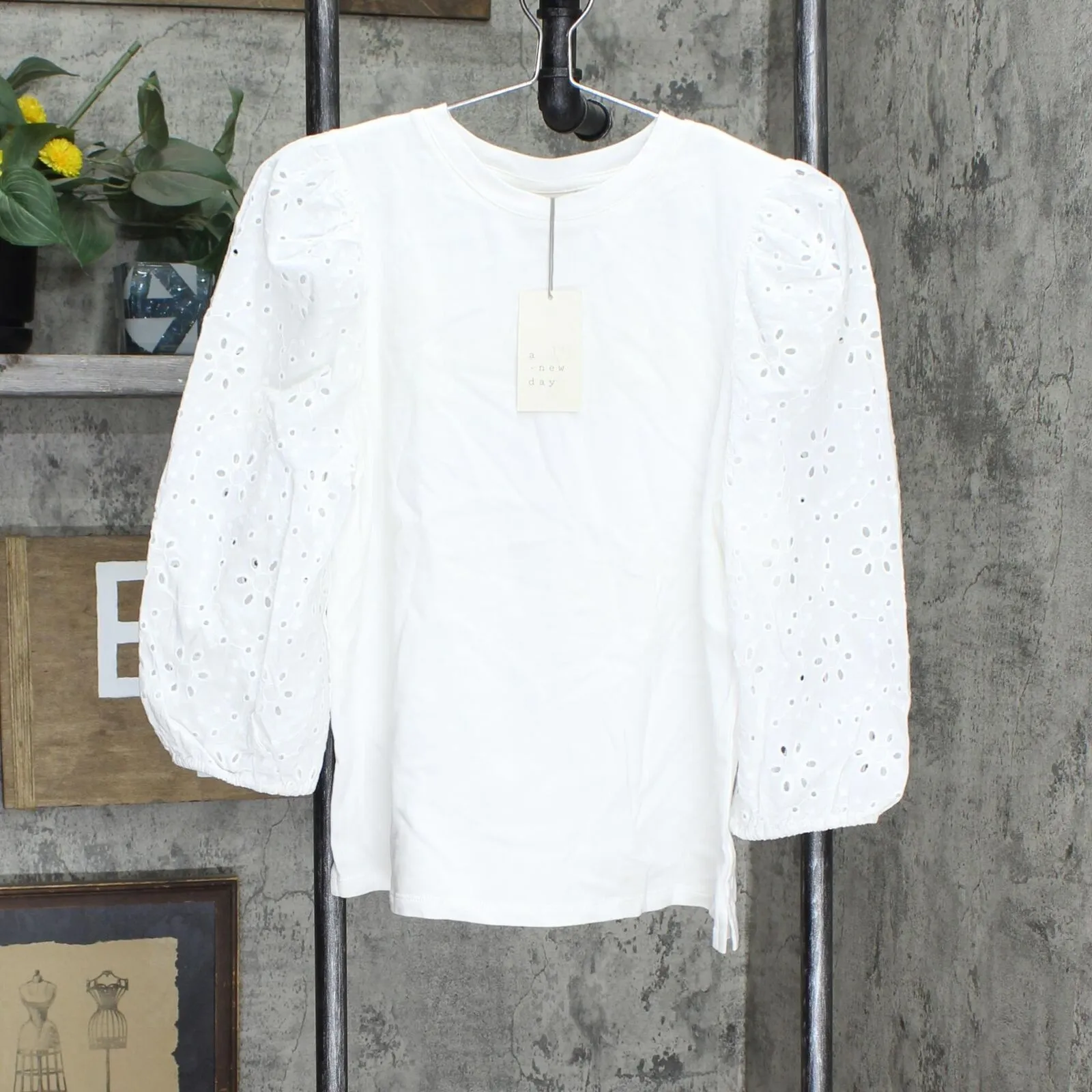 A New Day Women's Long Sleeve Eyelet T-Shirt 566622 White S