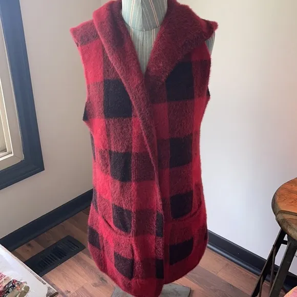Anthro Buffalo Check Red/Black Open Front Cozy Vest Size Medium