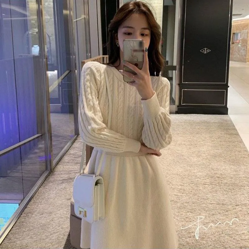 Autumn and Winter Slim Round Neck Sweater Dress Fashion Knitted Dress Solid Color Casual Women A-line Dress
