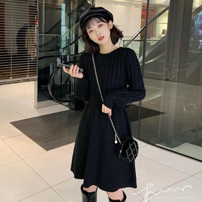 Autumn and Winter Slim Round Neck Sweater Dress Fashion Knitted Dress Solid Color Casual Women A-line Dress