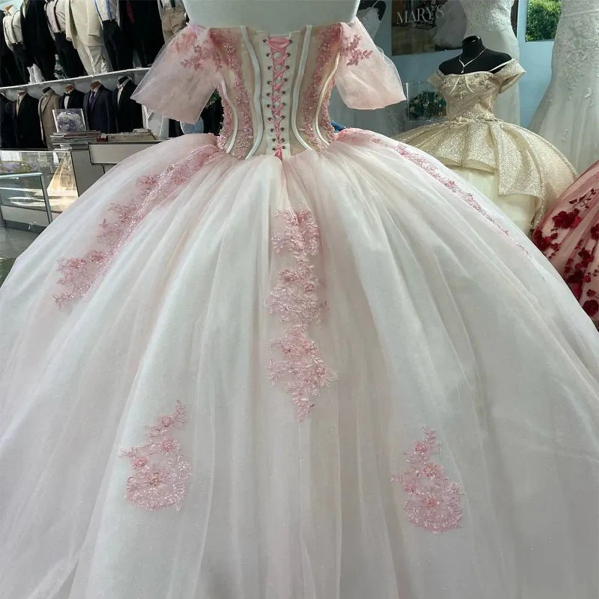 Ball-Gown Tulle Off-the-Shoulder Quinceanera Dresses with Appliques