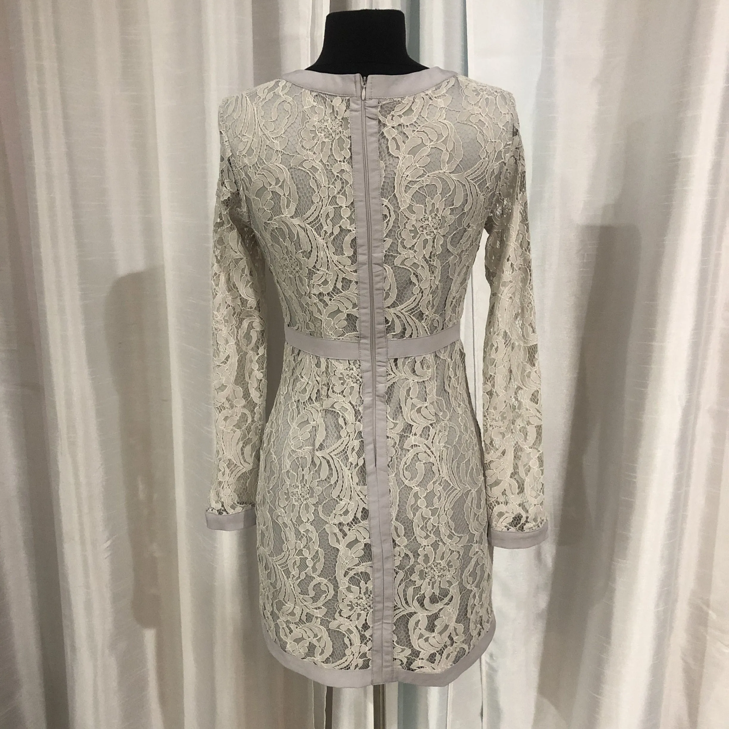 BOUTIQUE Light Gray Lace Sheer Long Sleeve Short Dress Size XS