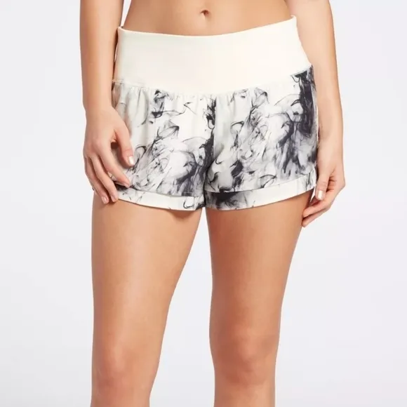 CALIA kick it up shorts sacred smoke unbleached