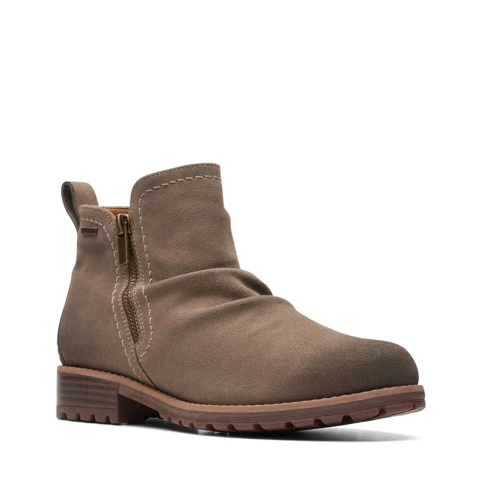 Clarks Women's Aspra Walk WP Brown 26175206