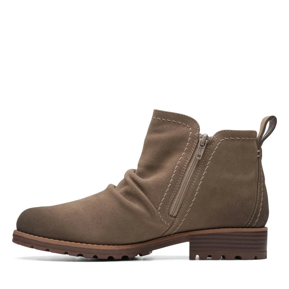 Clarks Women's Aspra Walk WP Brown 26175206