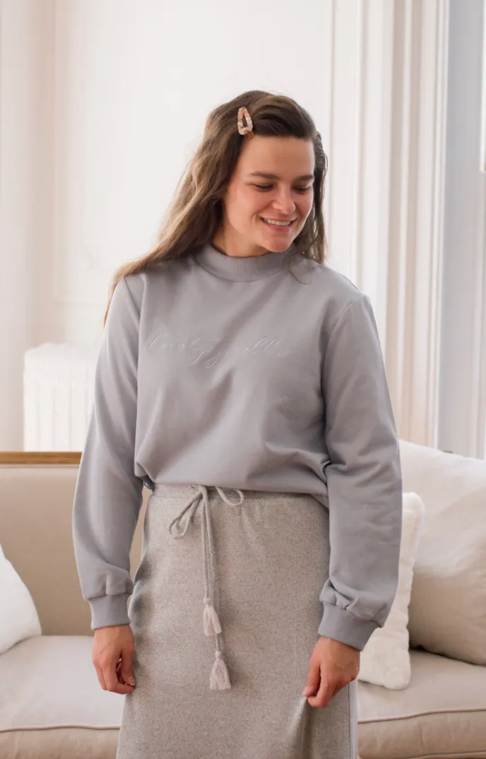 Dainty Jewell's Embossed Sweatshirt (3 Colors)