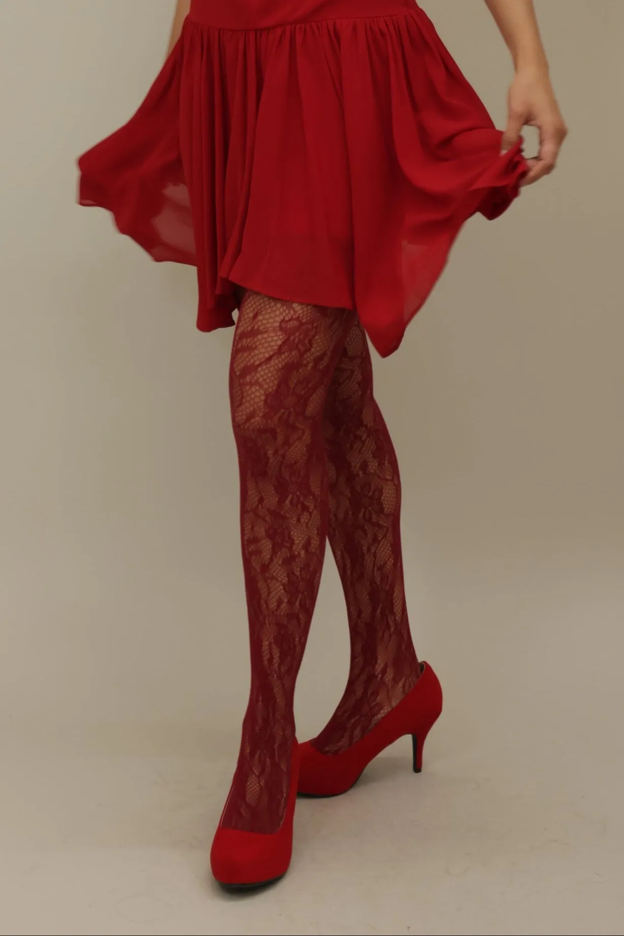Elegant Lace Knit Tights – A Statement of Sophistication