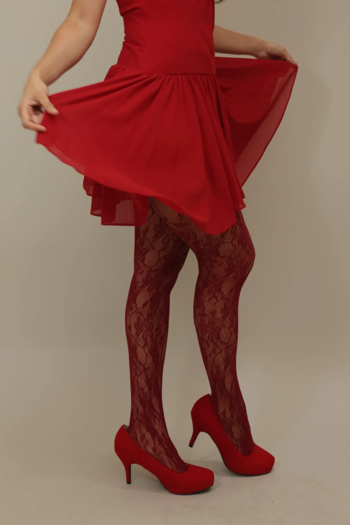 Elegant Lace Knit Tights – A Statement of Sophistication