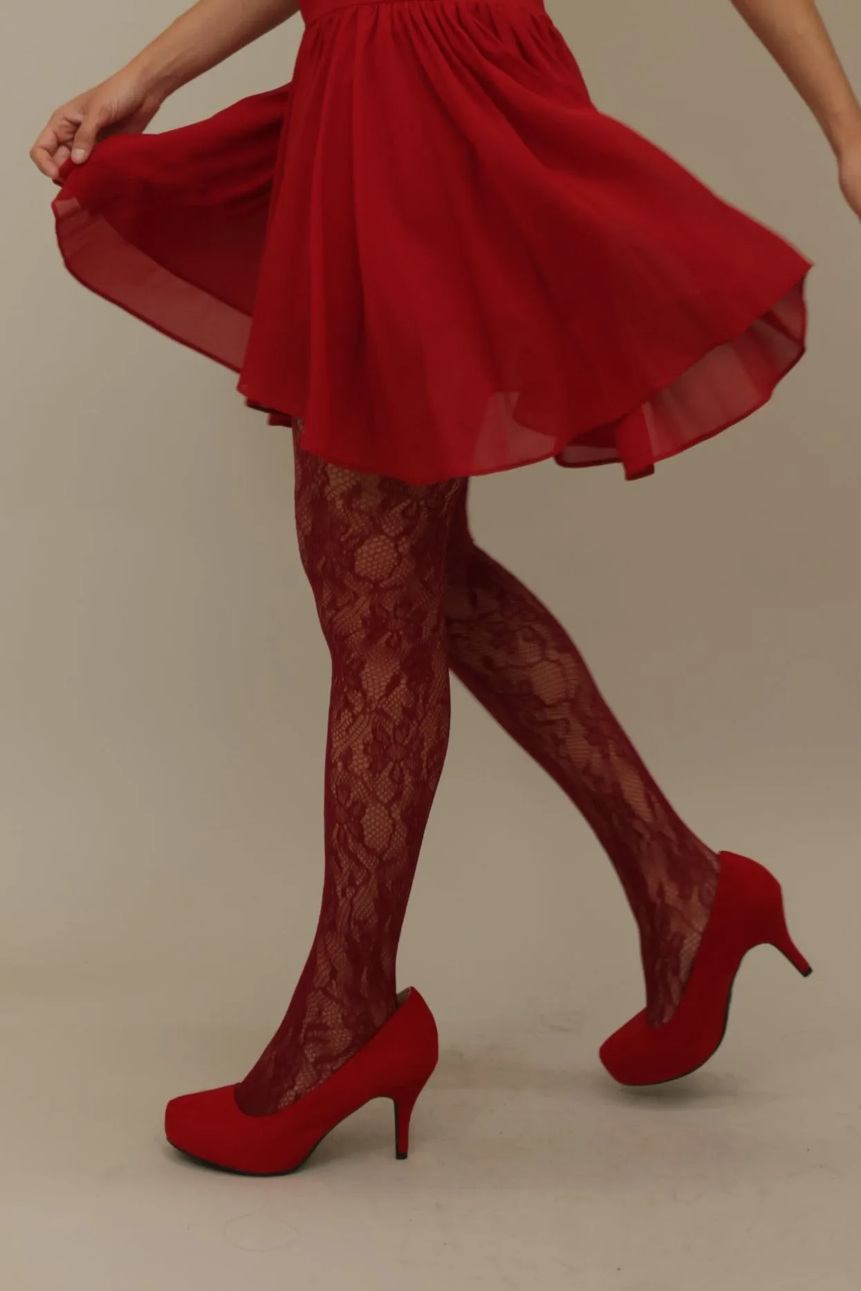 Elegant Lace Knit Tights – A Statement of Sophistication
