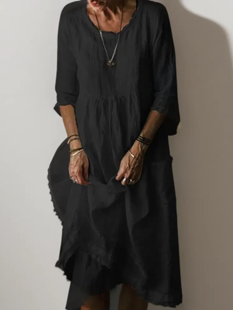 Elegantly Flowy Carolien Maxi Dress with Relaxed Round Neckline