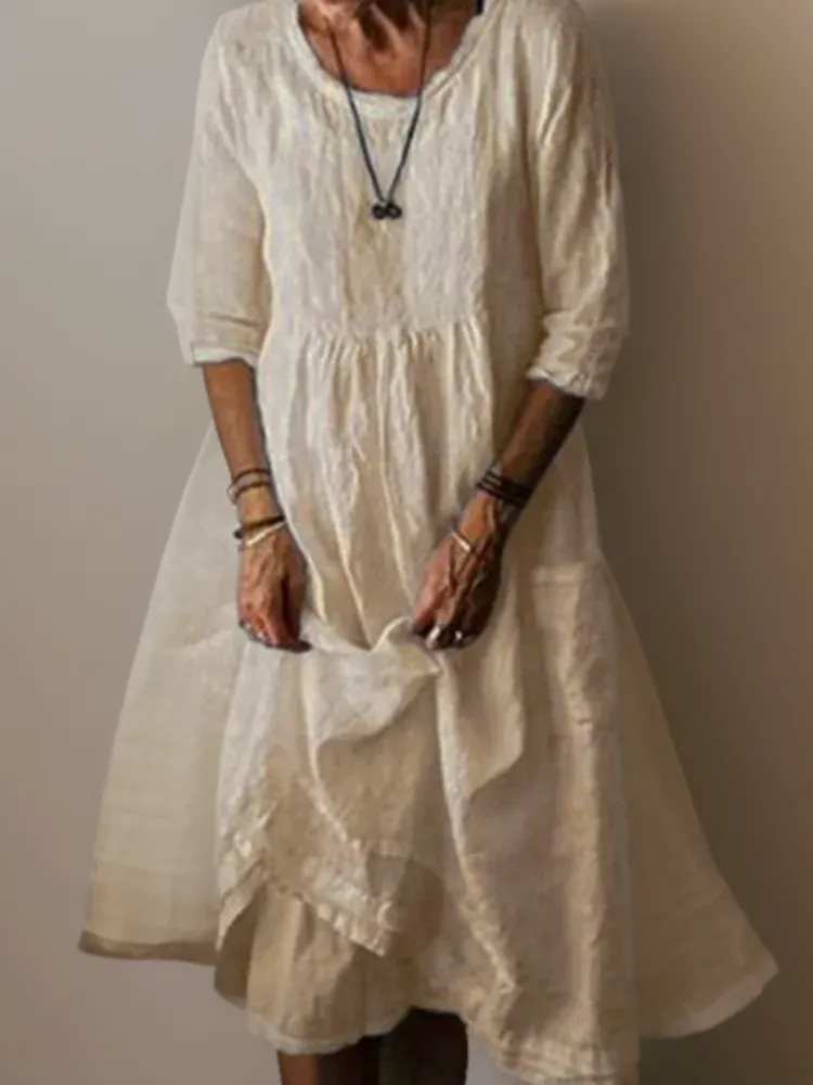 Elegantly Flowy Carolien Maxi Dress with Relaxed Round Neckline