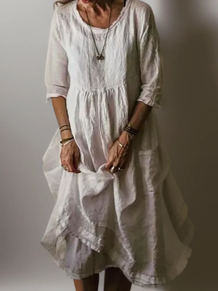 Elegantly Flowy Carolien Maxi Dress with Relaxed Round Neckline