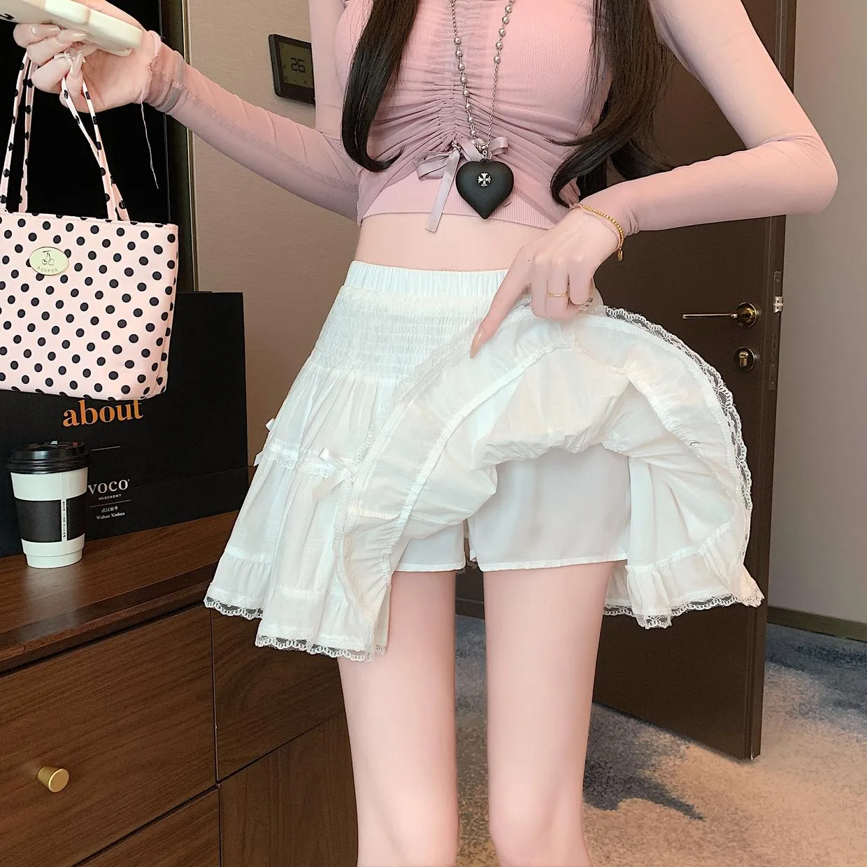 Flattering Puffed Elastic Waist Skirt Featuring Elegant Lace Trim