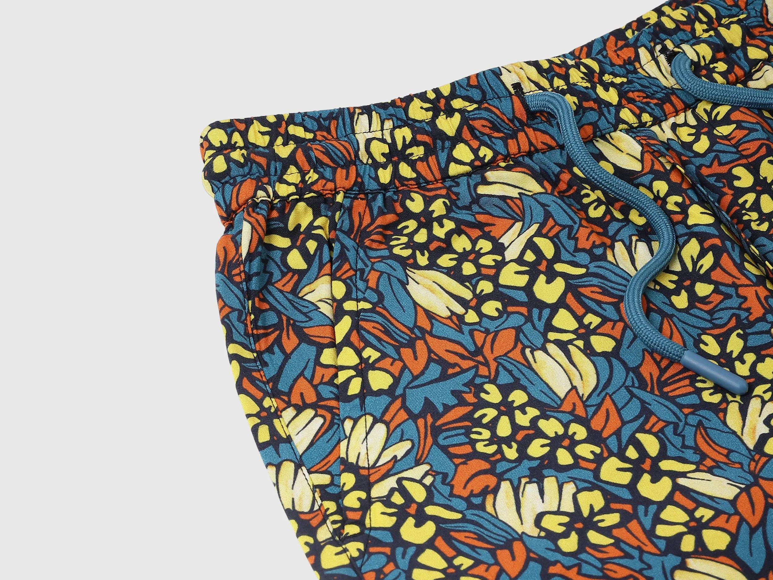 Floral Print Regular Fit Regular Shorts