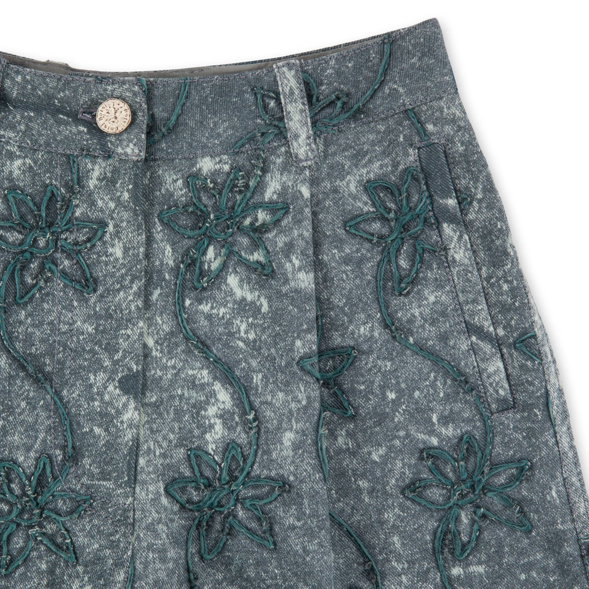 Flower Denim Shorts  (Try-on)