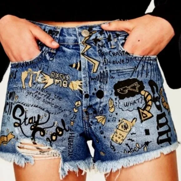 💥HOT ITEM💥 Graffiti High Waist Shorts
