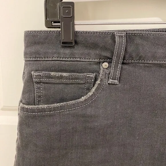 Joe’s Jeans Lisbeth Raw Hem Denim Shorts. Black. Size W 30. Streetwear. Cute.