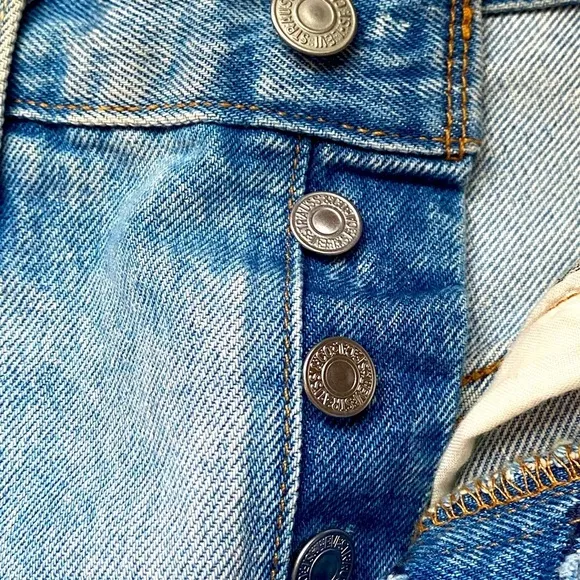 Levis 501 High Rise Distressed Denim Shorts Fault Line 25