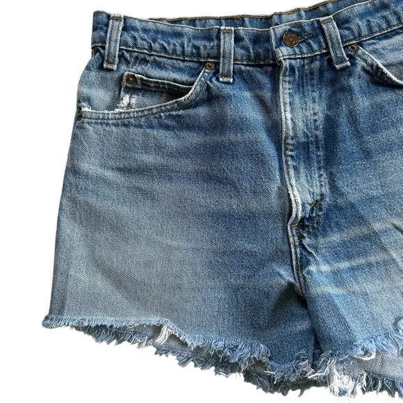 Levi’s Vintage Orange Tab Distressed Raw Hem Mom Jean Shorts 3” inseam