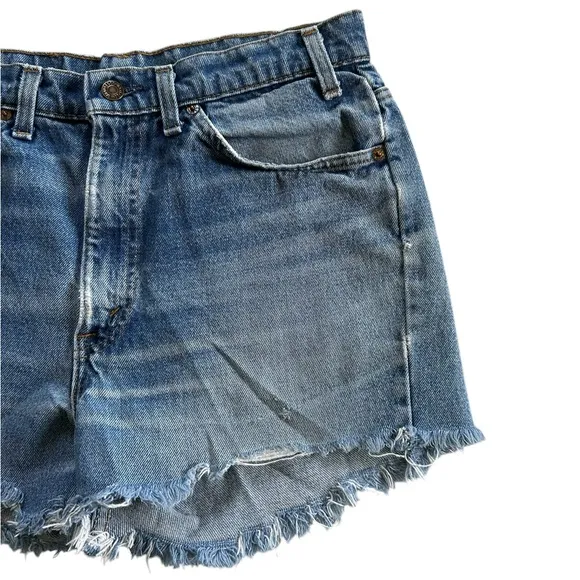 Levi’s Vintage Orange Tab Distressed Raw Hem Mom Jean Shorts 3” inseam