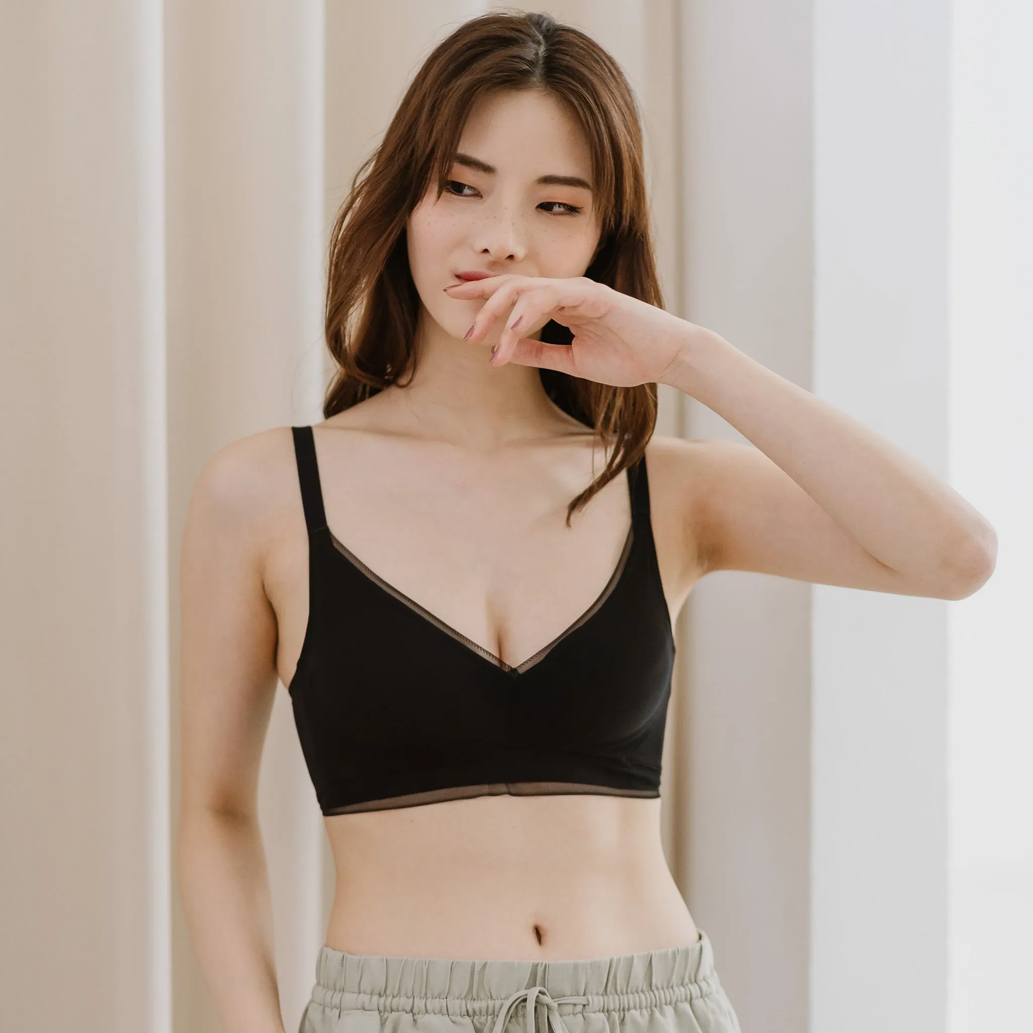 Lifting-Plunge Modal Wireless Bra in Black (Size S & XL Only)