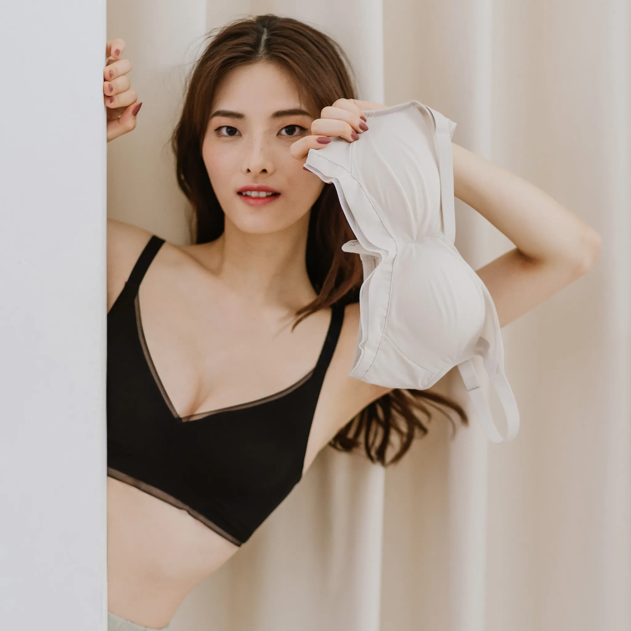 Lifting-Plunge Modal Wireless Bra in Black (Size S & XL Only)