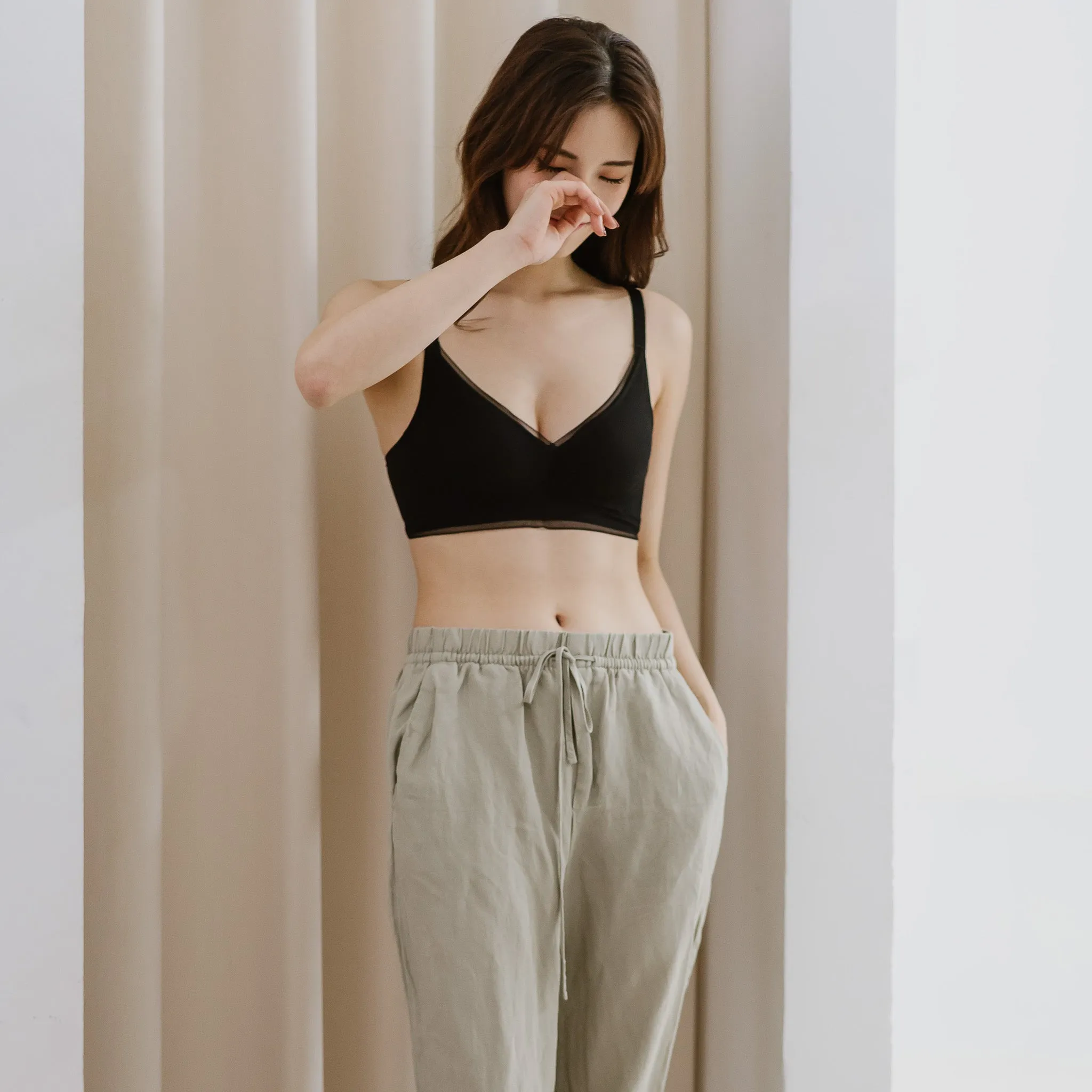 Lifting-Plunge Modal Wireless Bra in Black (Size S & XL Only)
