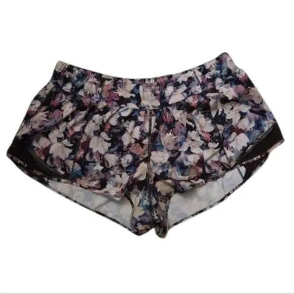 lululemon athletica Hotty Hot Short II *2.5&quot;