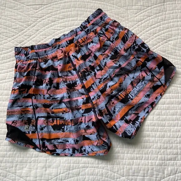 Lululemon Hotty Hot Short II Long 4” Inversion Multi Black 4