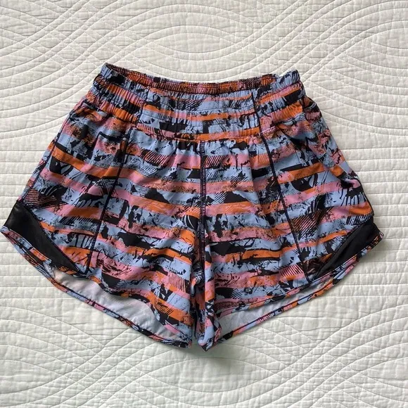 Lululemon Hotty Hot Short II Long 4” Inversion Multi Black 4