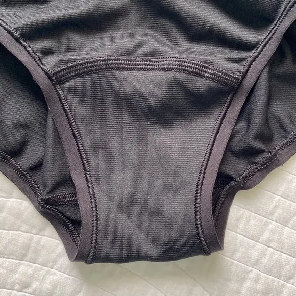 Lululemon Hotty Hot Short II Long 4” Inversion Multi Black 4