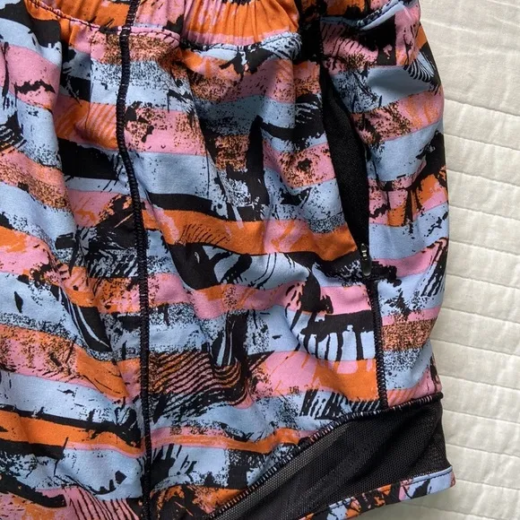 Lululemon Hotty Hot Short II Long 4” Inversion Multi Black 4