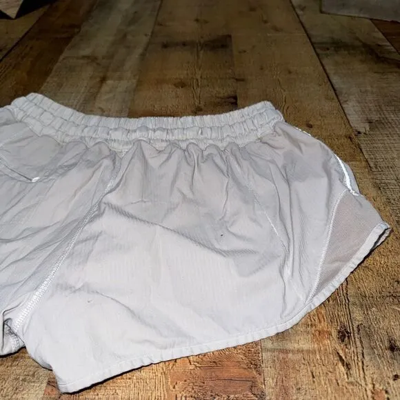 Lululemon hotty hot shorts size 8