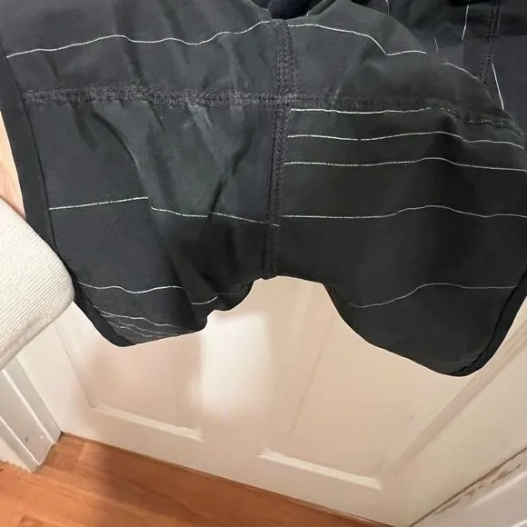 Lululemon women's size 4 speed up shorts black and white white stripped 4&quot;