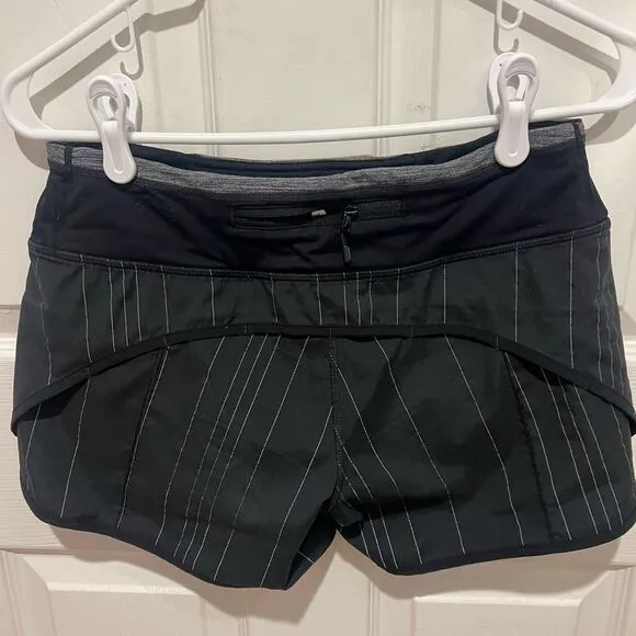 Lululemon women's size 4 speed up shorts black and white white stripped 4&quot;
