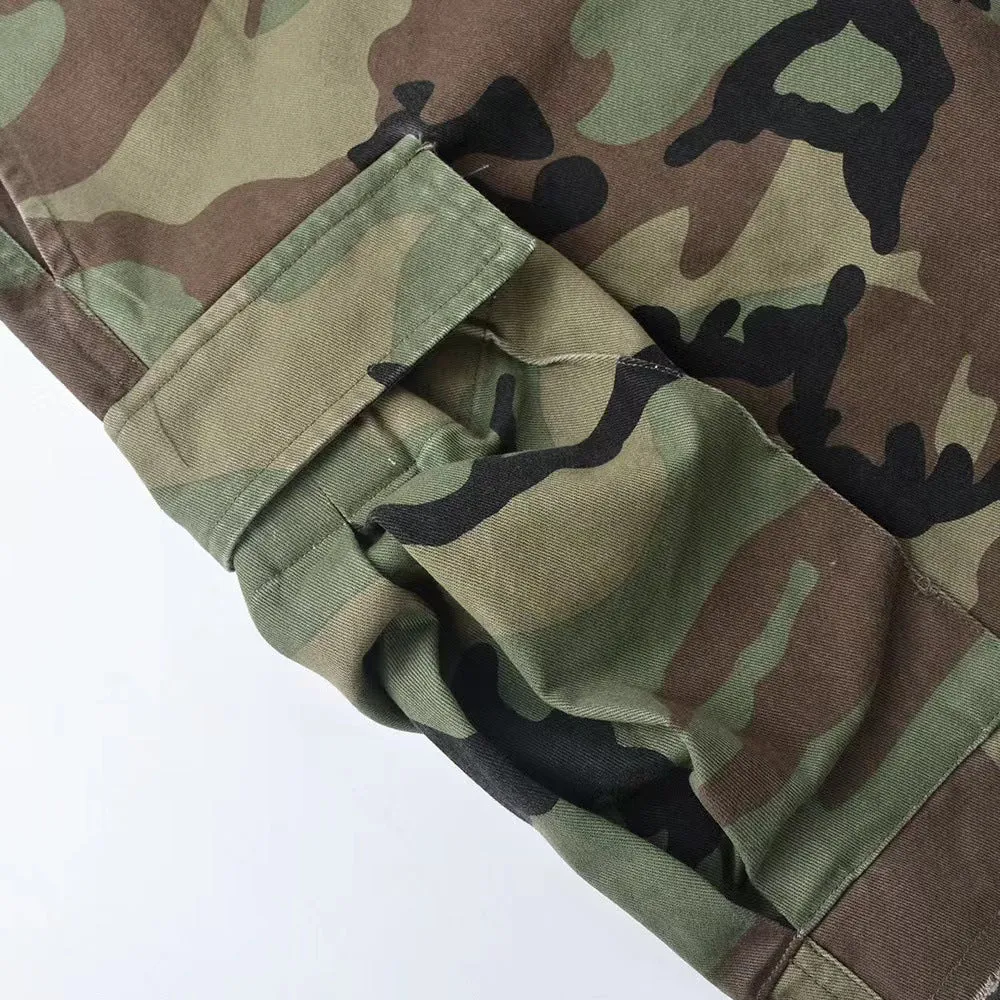 Men’s Camo Print Bermuda Shorts with Cargo Pockets