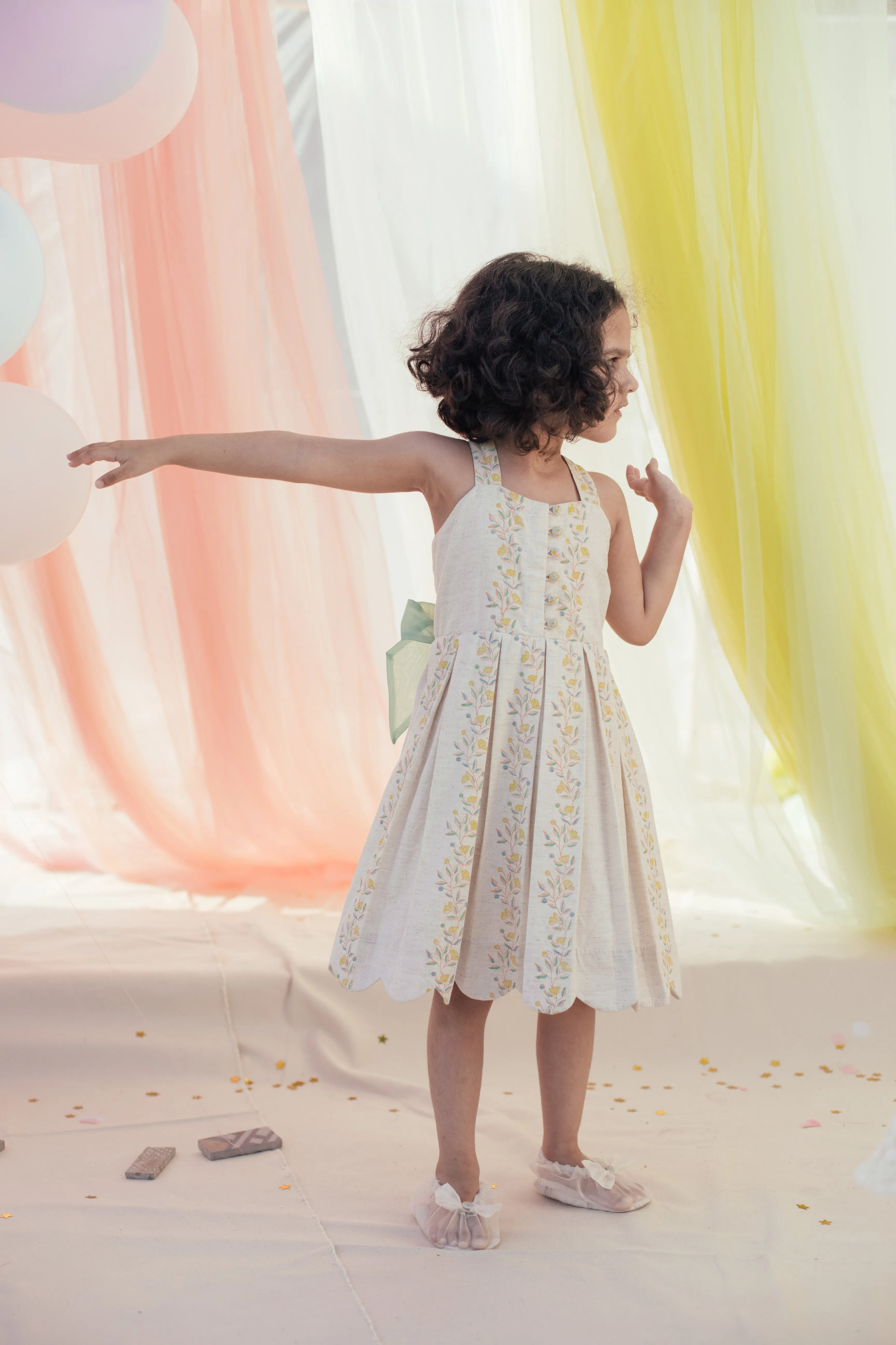 Mini daisy dress