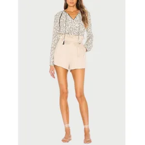 New Cupcakes and Cashmere Leah Shorts in Cafe au Lait Size M