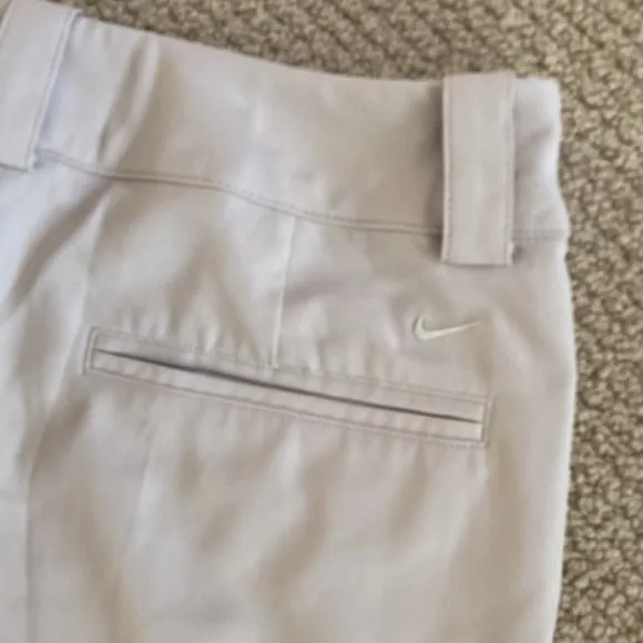 NEW Nike Golf Modern Rise Khaki Shorts 4” Dri-FIT Pockets Tour Size 2 NWOT