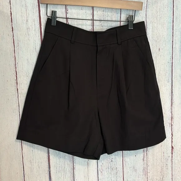 NWT Everlane The Draper Short in Buttersmooth