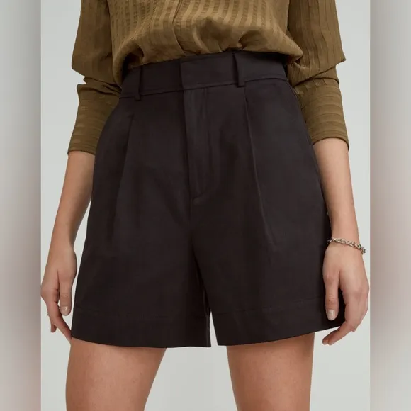 NWT Everlane The Draper Short in Buttersmooth