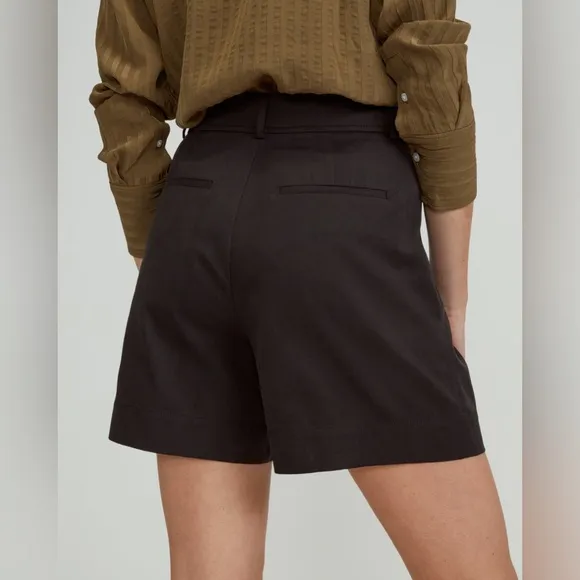 NWT Everlane The Draper Short in Buttersmooth