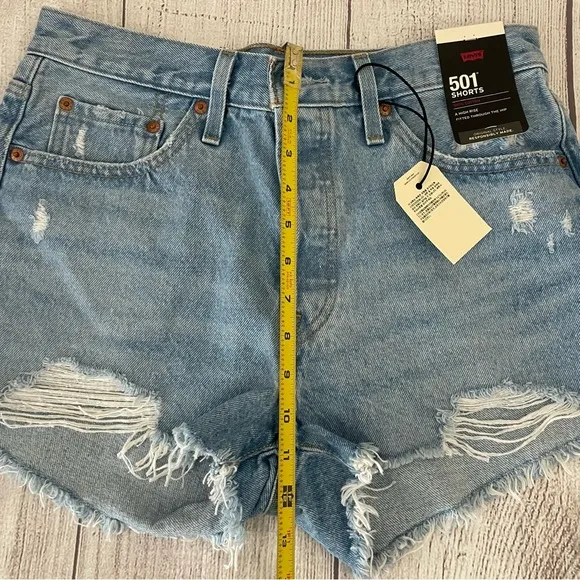 NWT LEVI'S Women’s Premium 501 Distressed High Rise Denim Cut Off Shorts Size 29