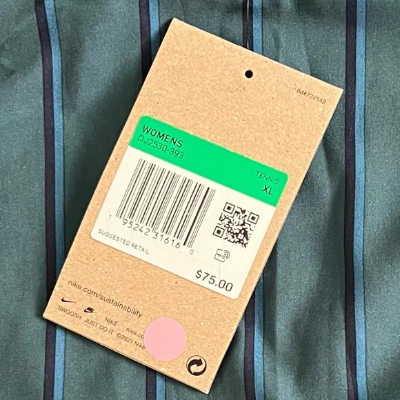 NWT Nike Club Dri-Fit Pleated Standard Fit Green Stripe Golf Skort