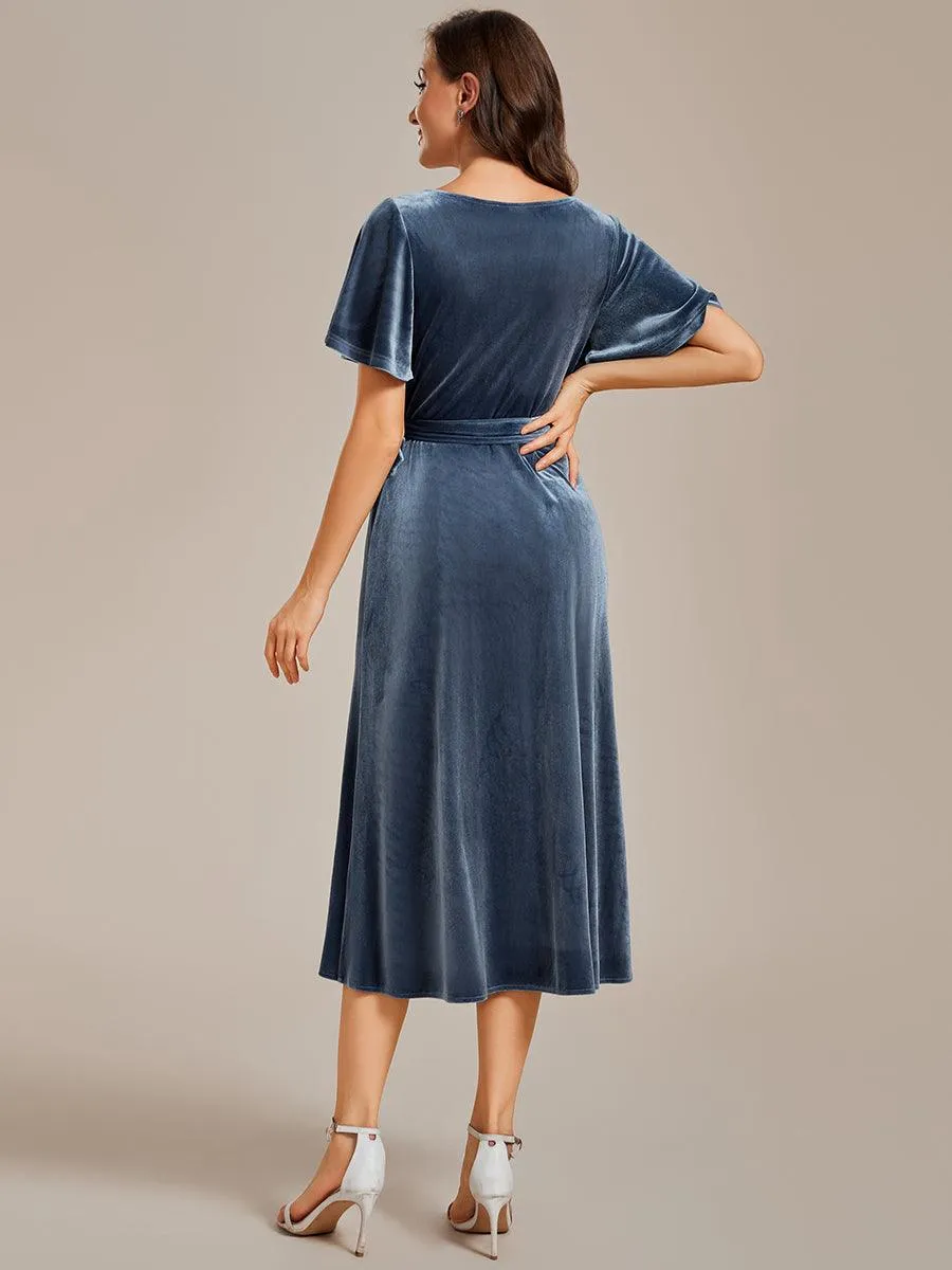 Robe d'invité de mariage mi-longue en velours type une pièce manches courtes col en V