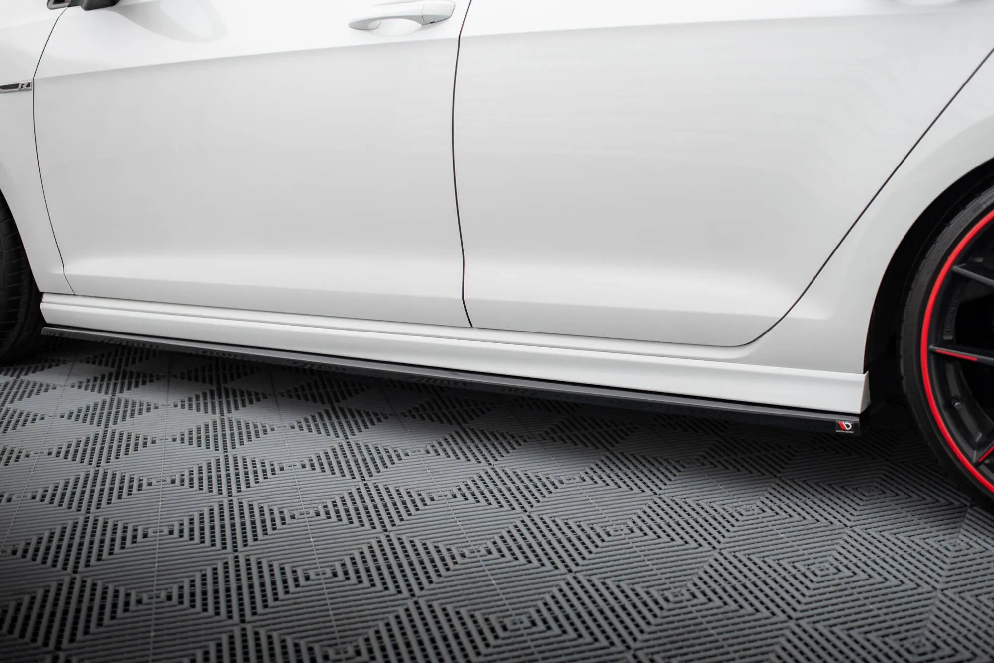 Side Skirts Diffusers V.3 Volkswagen Golf R Mk7