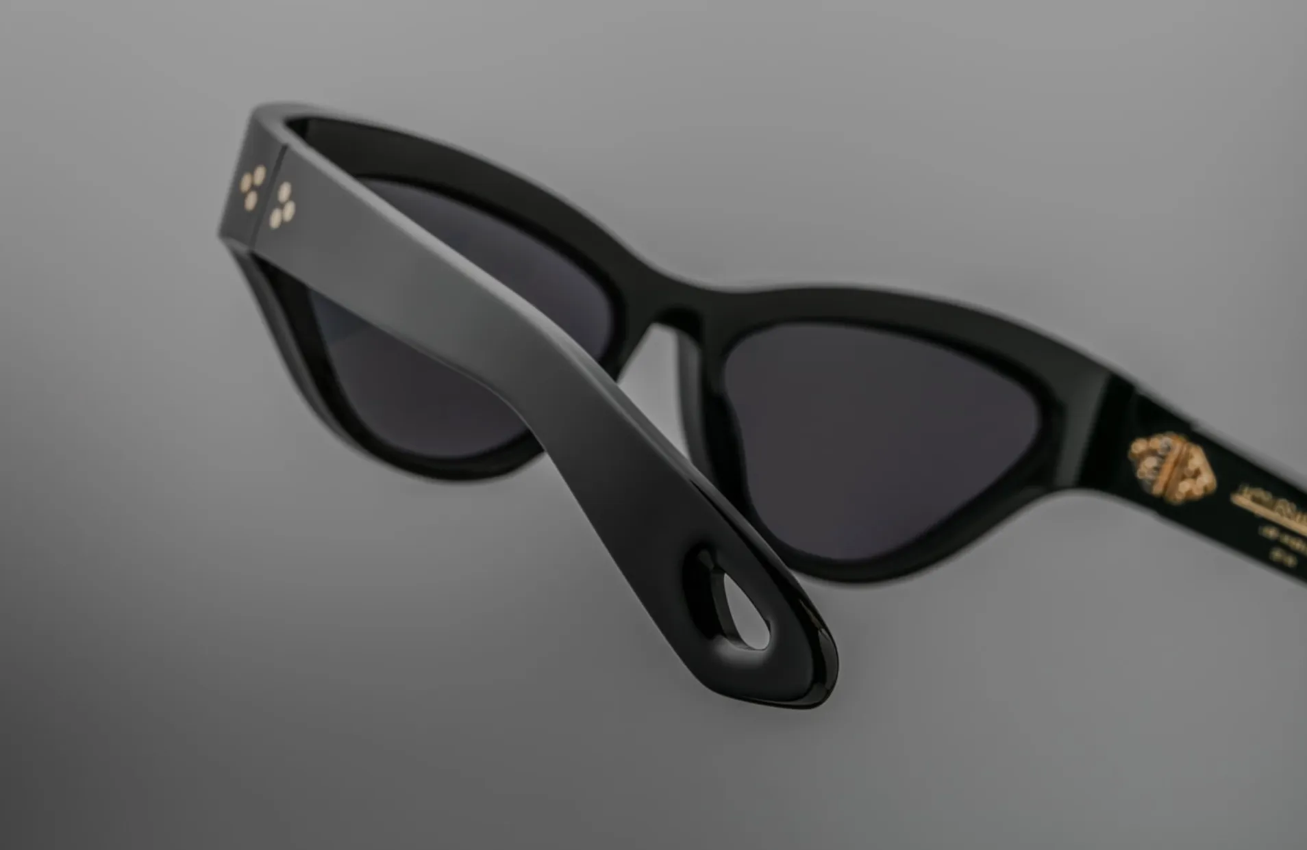 SLADE-Black / Jet / Dark Gold